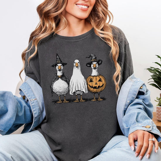 Halloween Ghost Goose Graphic Tee, Comfort Colors Boo Ghost Goose Shirt, Halloween Graphic Shirt, Pumpkin Goose Tee, Graphic Halloween Shirt