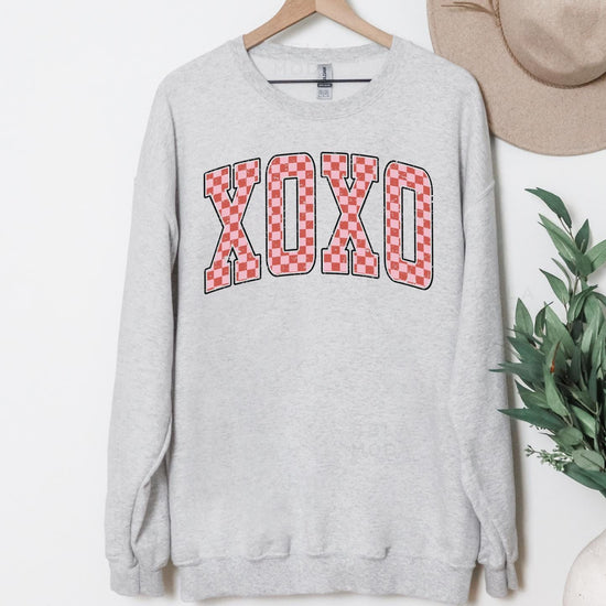 Valentines Heart XOXO Sweatshirt, DTG Printed Womens Valentine's Day Sweatshirt, Couple Gift Sweatshirt, Anniversary Day Gift