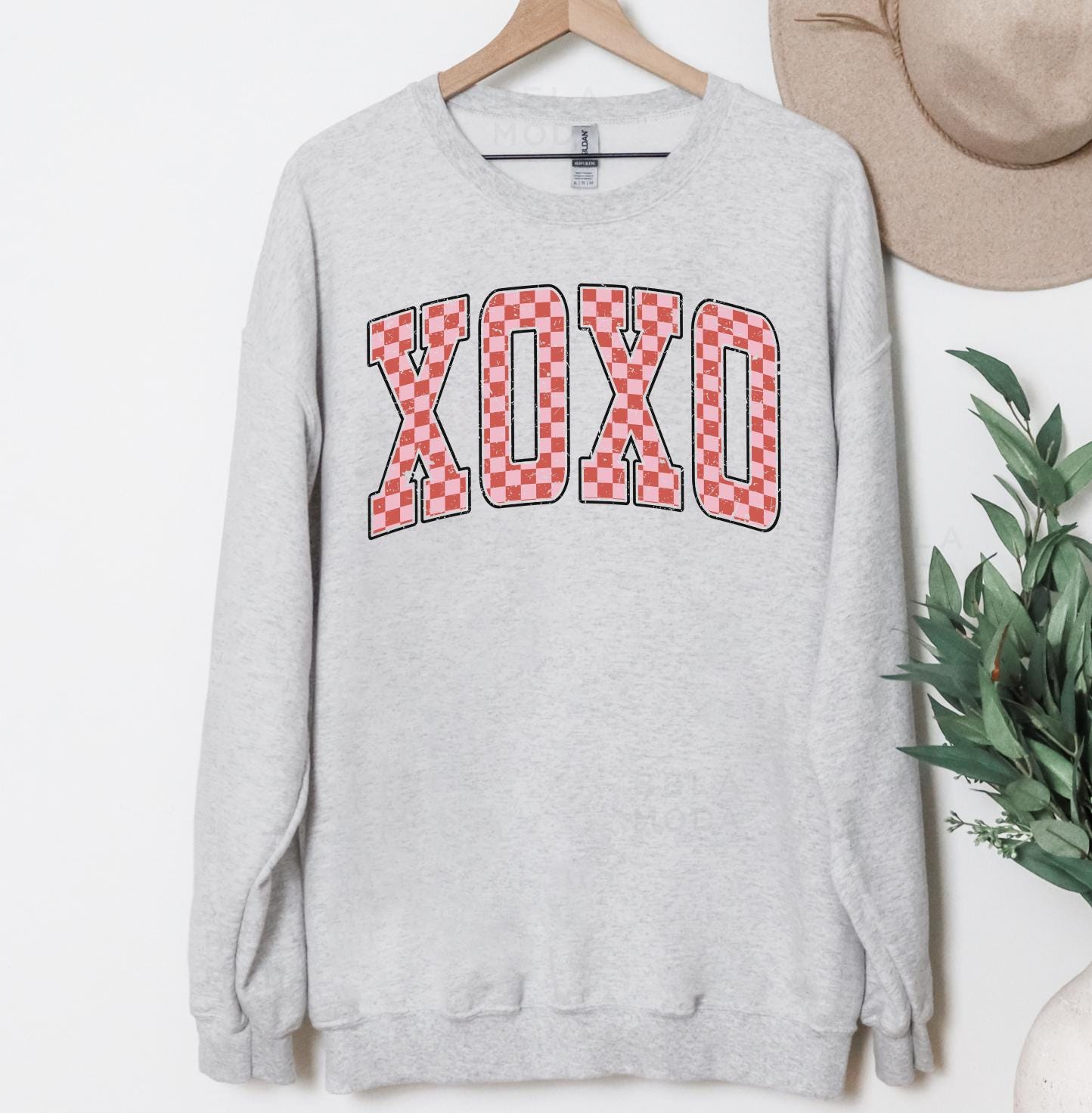 Valentines Heart XOXO Sweatshirt, DTG Printed Womens Valentine's Day Sweatshirt, Couple Gift Sweatshirt, Anniversary Day Gift