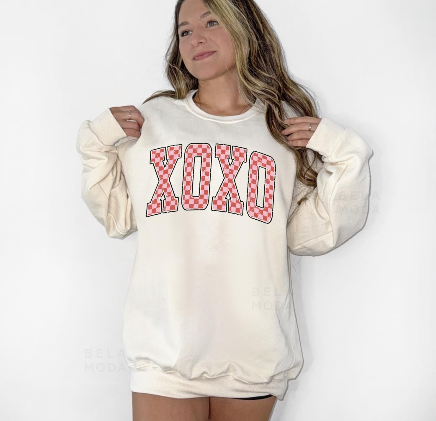 Valentines Heart XOXO Sweatshirt, DTG Printed Womens Valentine's Day Sweatshirt, Couple Gift Sweatshirt, Anniversary Day Gift